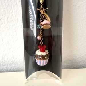 Disney Dessert Keychain 🩷 Mickey Mouse Cupcake